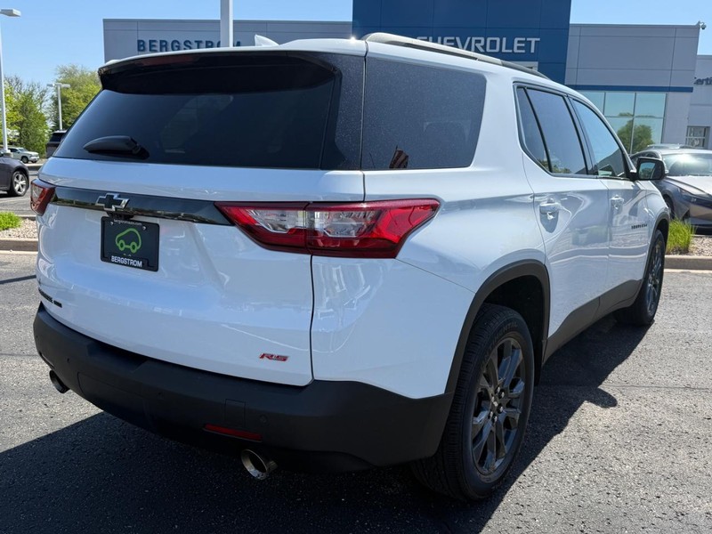 Chevrolet Traverse Vehicle Image 03