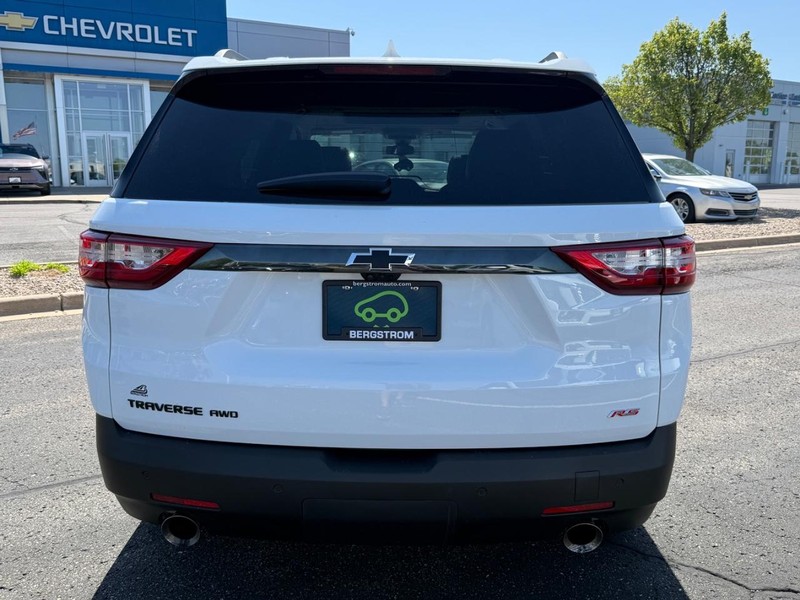 Chevrolet Traverse Vehicle Image 04