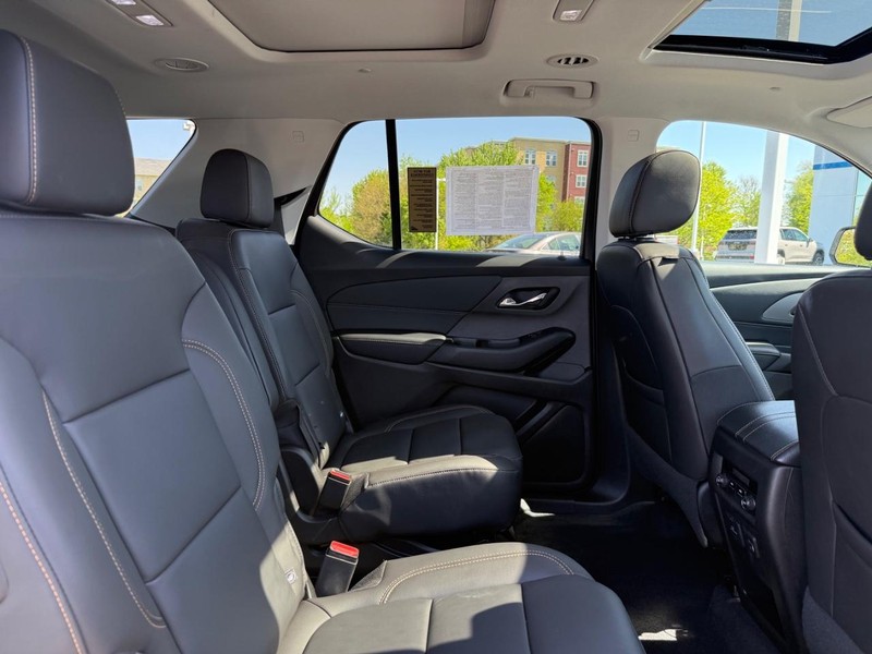 Chevrolet Traverse Vehicle Image 11