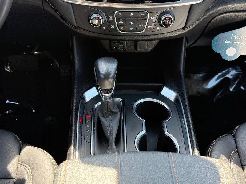 Chevrolet Traverse Vehicle Image 14