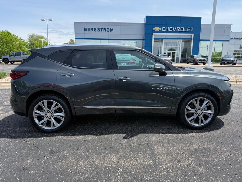Chevrolet Blazer Vehicle Image 02