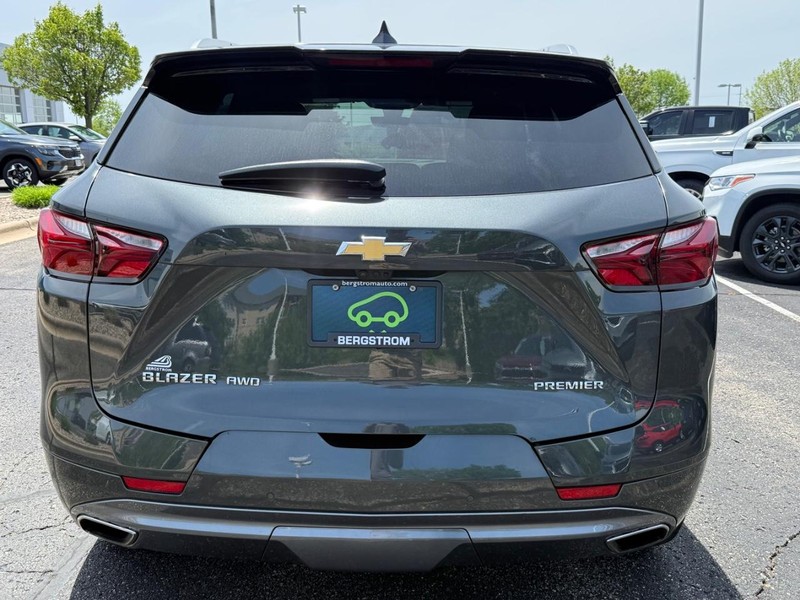 Chevrolet Blazer Vehicle Image 04