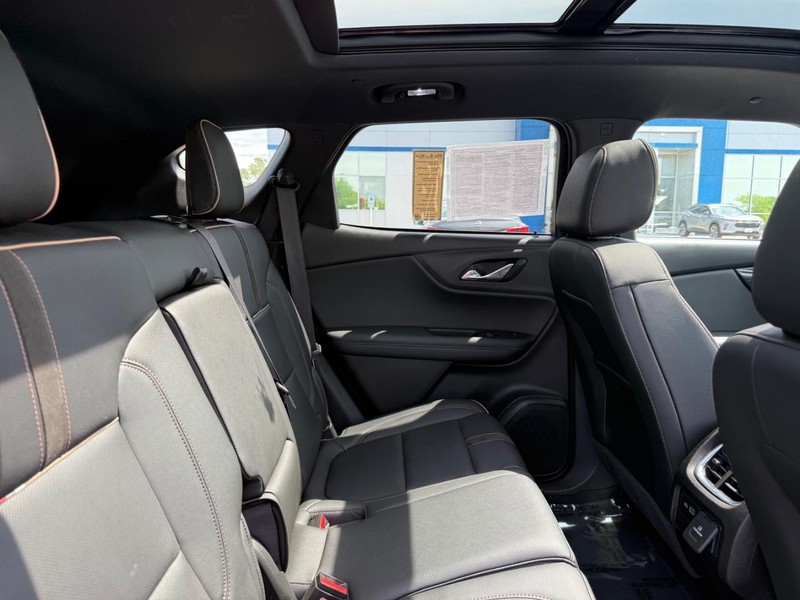 Chevrolet Blazer Vehicle Image 10