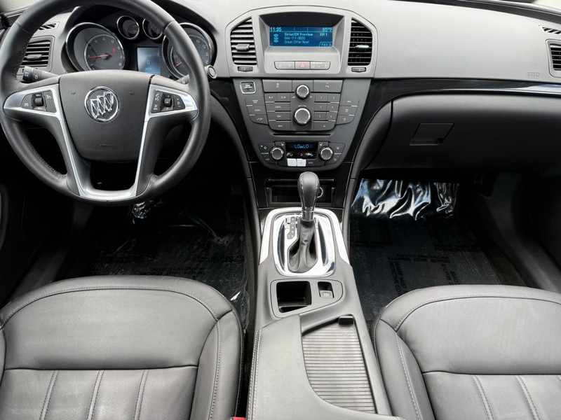 Buick Regal Vehicle Full-screen Gallery Image 11