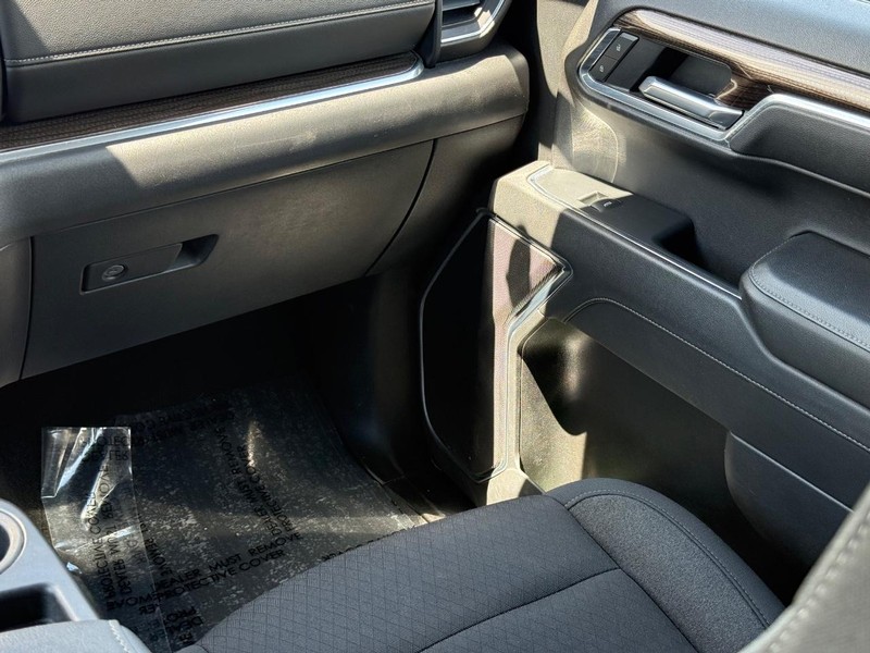 Chevrolet Silverado 1500 Vehicle Full-screen Gallery Image 14