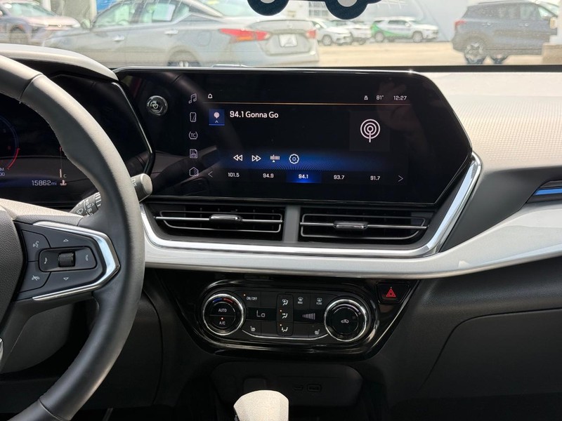 Chevrolet Trax Vehicle Image 12