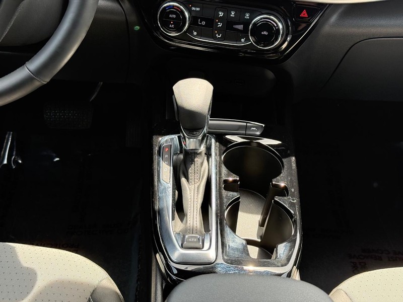Chevrolet Trax Vehicle Image 13
