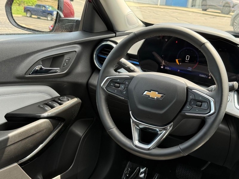 Chevrolet Trax Vehicle Image 14