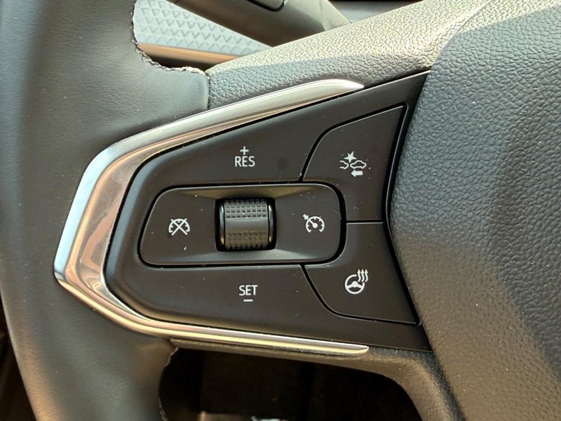 Chevrolet Trax Vehicle Image 16