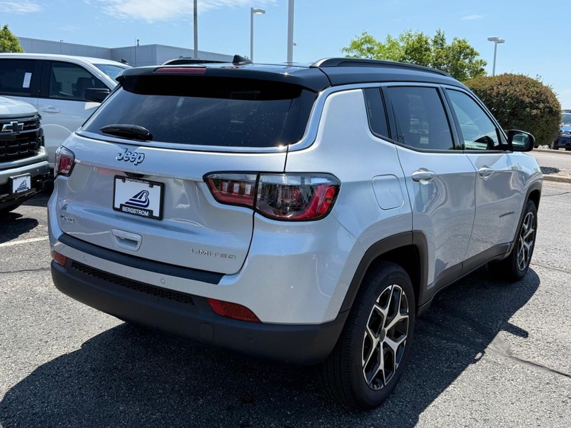 Jeep Compass Vehicle Image 03