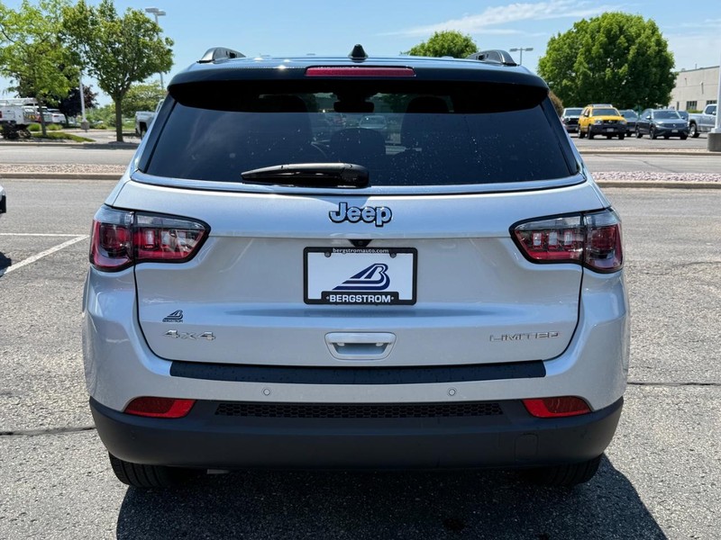 Jeep Compass Vehicle Image 04