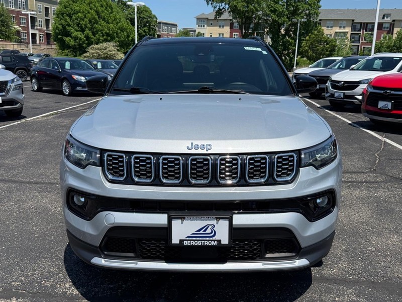 Jeep Compass Vehicle Image 09