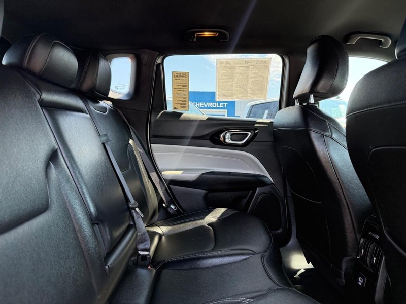 Jeep Compass Vehicle Image 10
