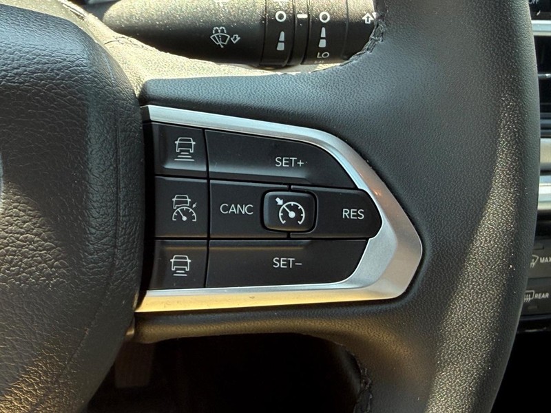 Jeep Compass Vehicle Image 17