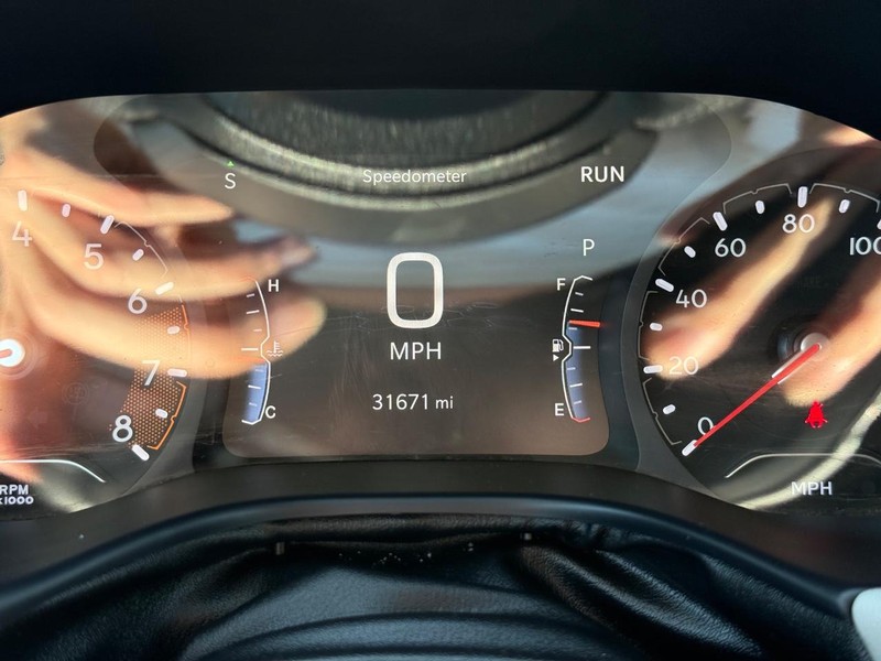 Jeep Compass Vehicle Image 18