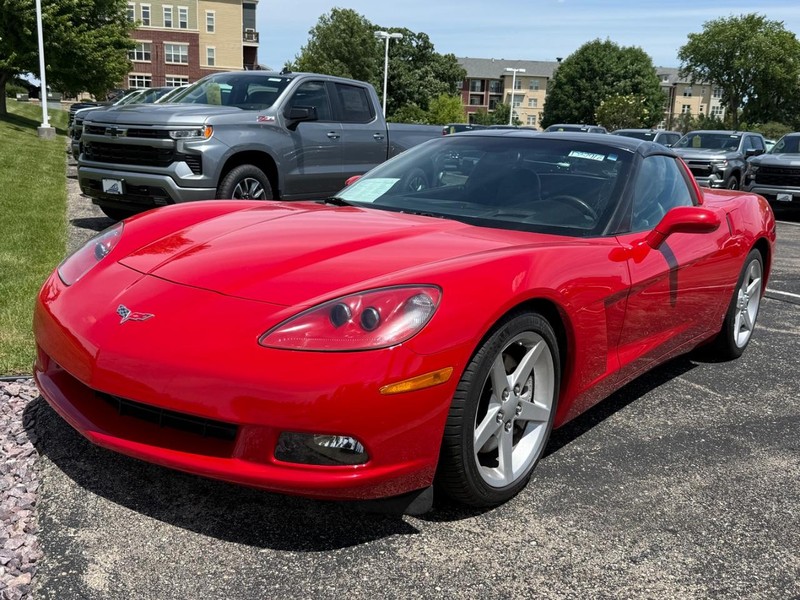 Chevrolet Corvette Vehicle Full-screen Gallery Image 07