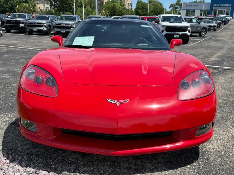 Chevrolet Corvette Vehicle Full-screen Gallery Image 08