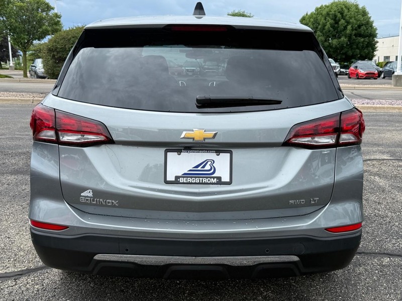 Chevrolet Equinox Vehicle Full-screen Gallery Image 04