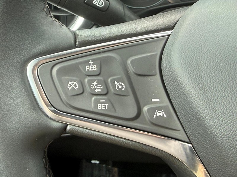 Chevrolet Equinox Vehicle Full-screen Gallery Image 16