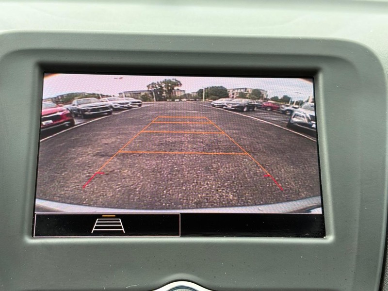 Chevrolet Equinox Vehicle Full-screen Gallery Image 19