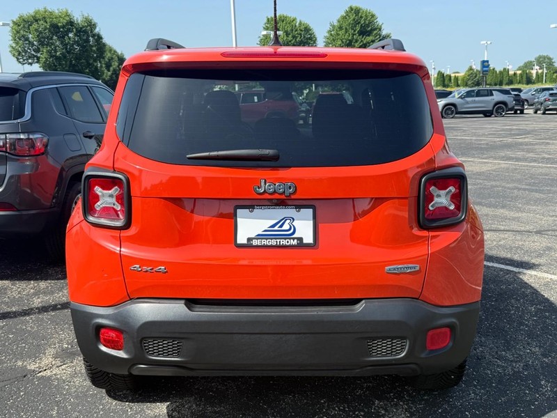 Jeep Renegade Vehicle Image 04