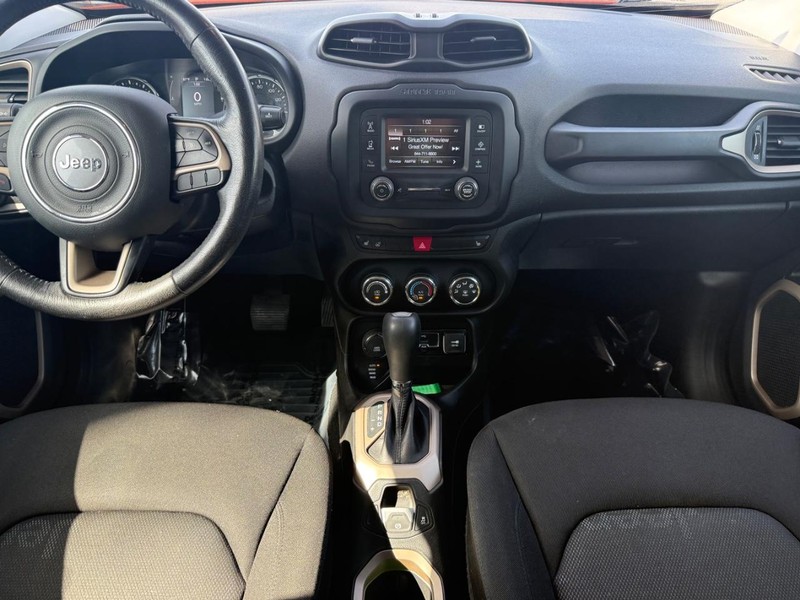 Jeep Renegade Vehicle Image 11