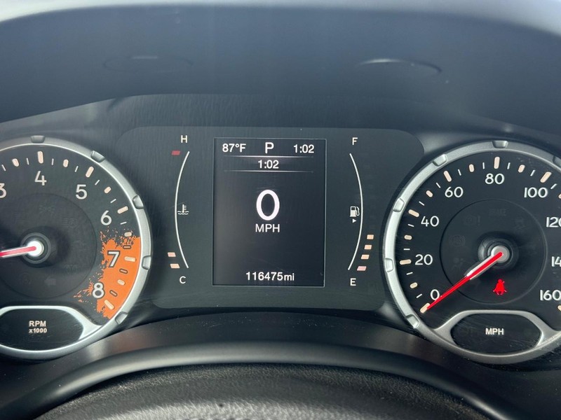 Jeep Renegade Vehicle Image 19