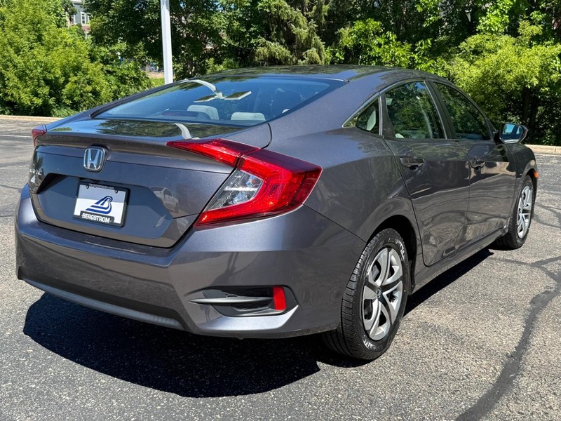 Honda Civic Sedan Vehicle Image 03