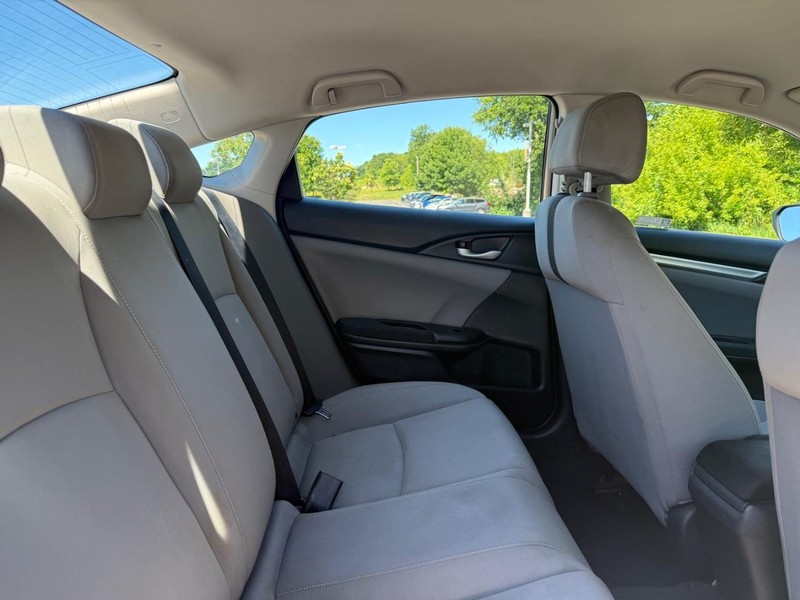 Honda Civic Sedan Vehicle Image 09