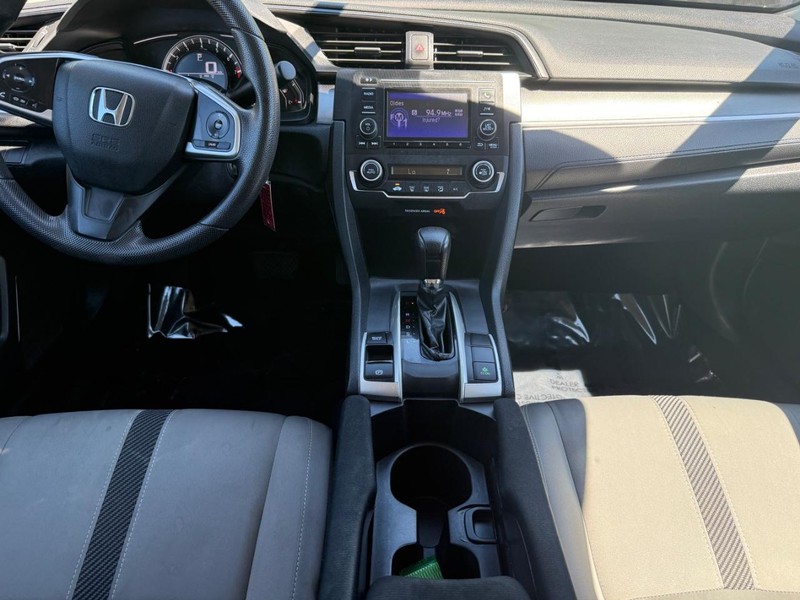 Honda Civic Sedan Vehicle Image 10
