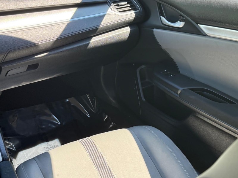 Honda Civic Sedan Vehicle Image 14