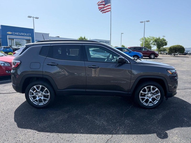 Jeep Compass Vehicle Image 02