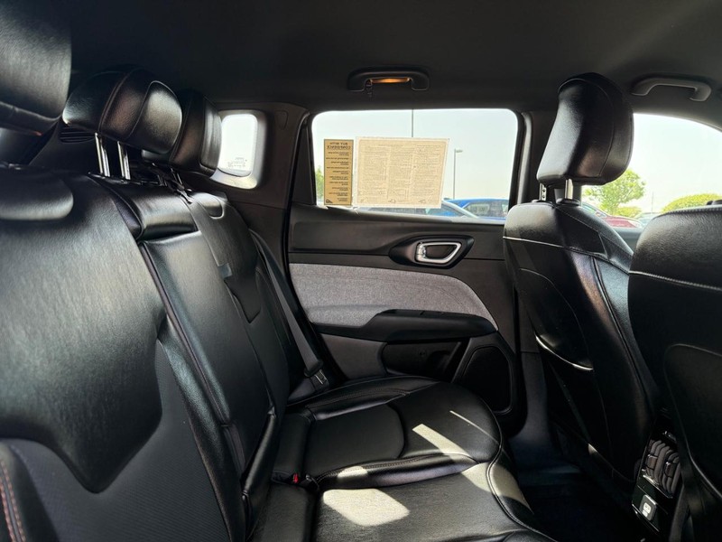 Jeep Compass Vehicle Image 10