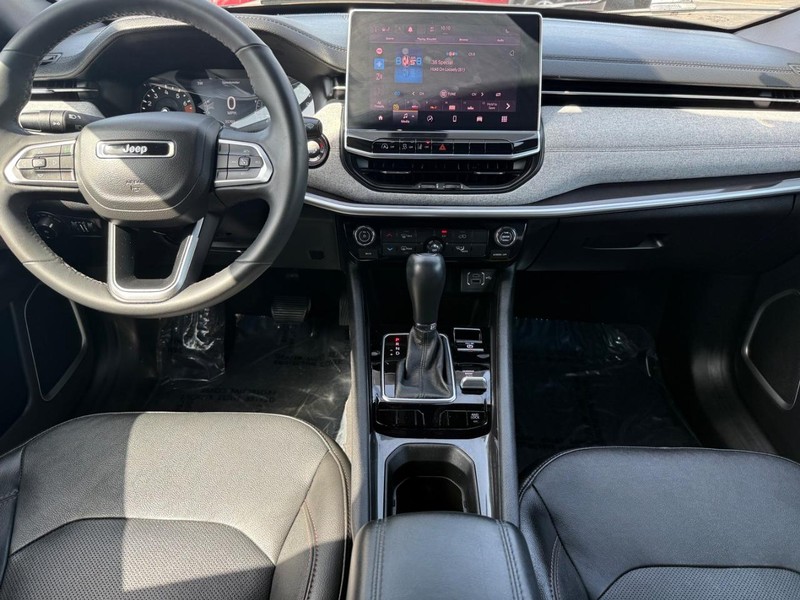 Jeep Compass Vehicle Image 11