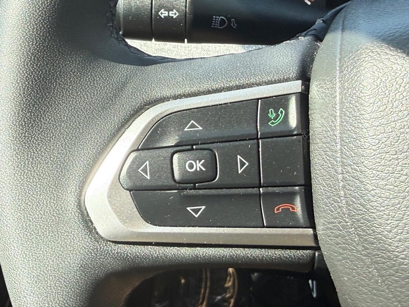 Jeep Compass Vehicle Image 16