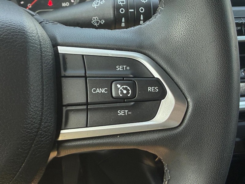 Jeep Compass Vehicle Image 17