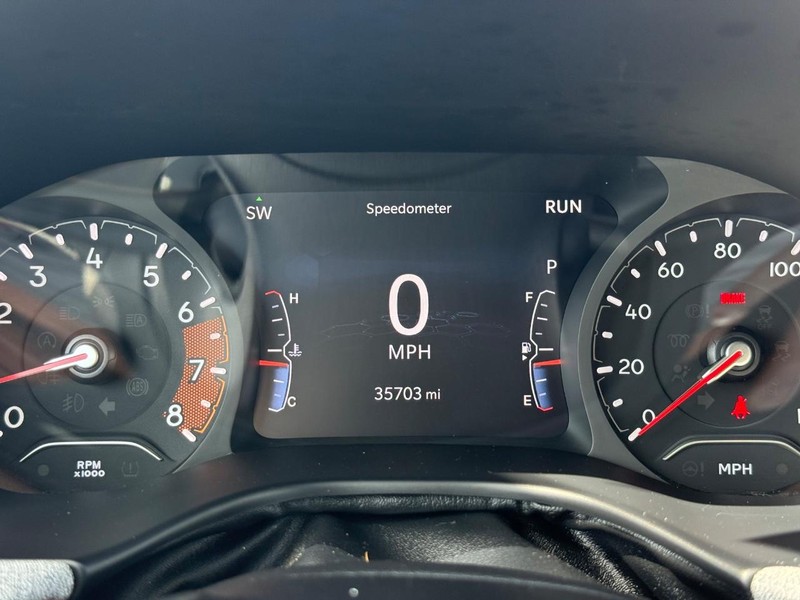 Jeep Compass Vehicle Image 18