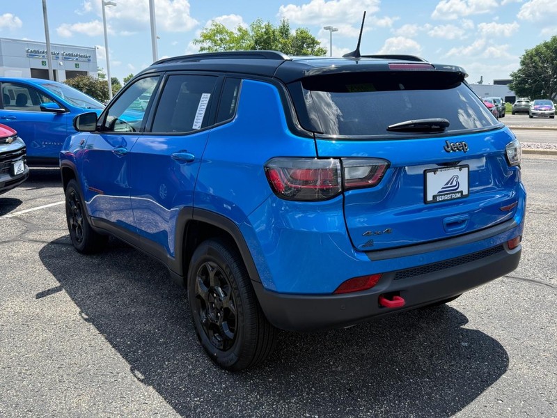 Jeep Compass Vehicle Image 06