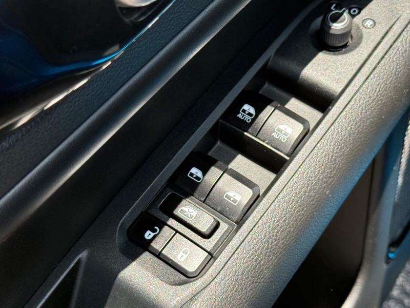 Jeep Compass Vehicle Image 22