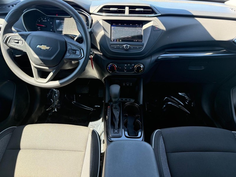 Chevrolet Trailblazer Vehicle Full-screen Gallery Image 11
