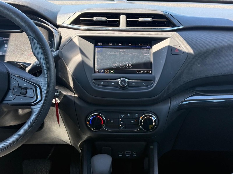 Chevrolet Trailblazer Vehicle Full-screen Gallery Image 12