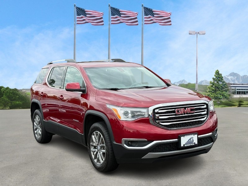 GMC Acadia Vehicle Full-screen Gallery Image 01