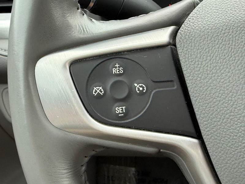 GMC Acadia Vehicle Full-screen Gallery Image 17