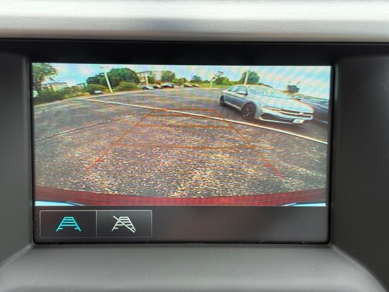 GMC Acadia Vehicle Full-screen Gallery Image 20