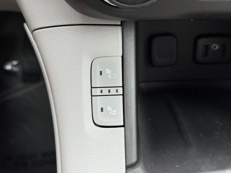 GMC Acadia Vehicle Full-screen Gallery Image 21