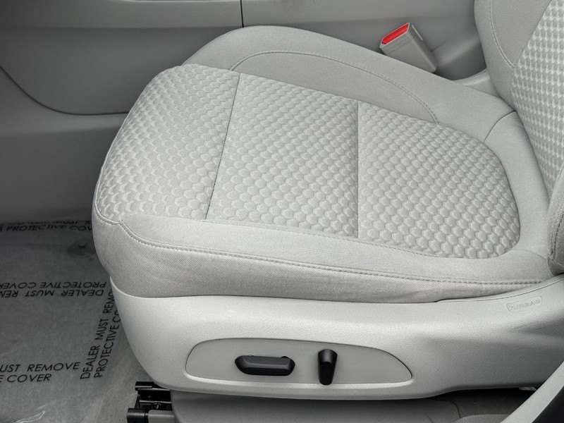 GMC Acadia Vehicle Full-screen Gallery Image 23