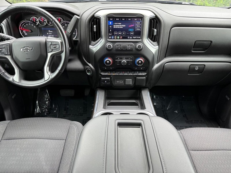 Chevrolet Silverado 1500 Vehicle Full-screen Gallery Image 11