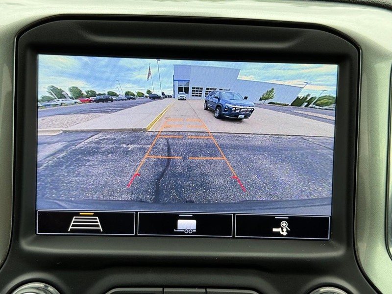 Chevrolet Silverado 1500 Vehicle Full-screen Gallery Image 18