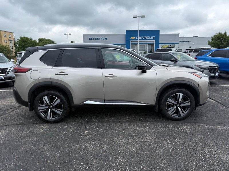 Nissan Rogue Vehicle Image 02