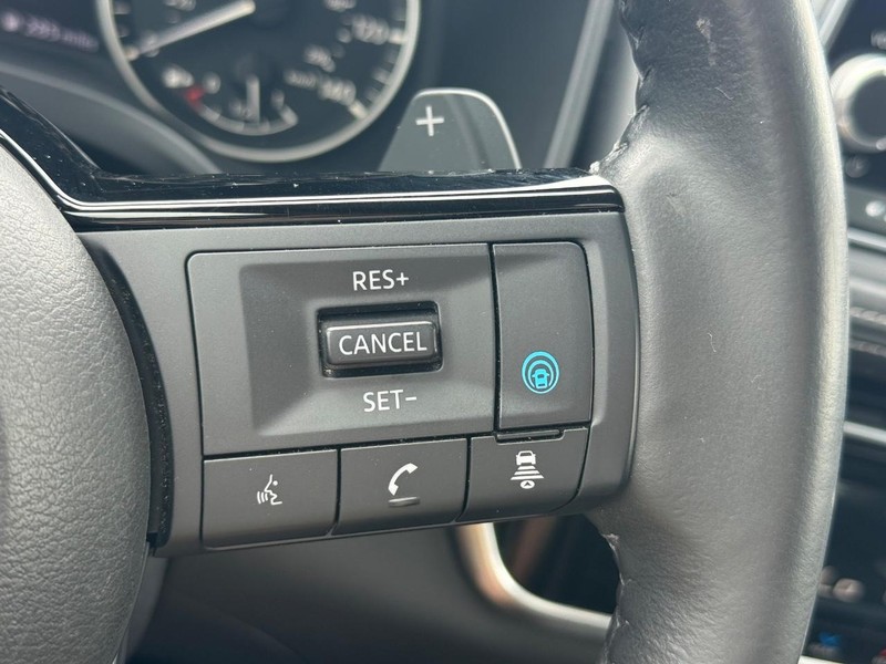 Nissan Rogue Vehicle Image 18